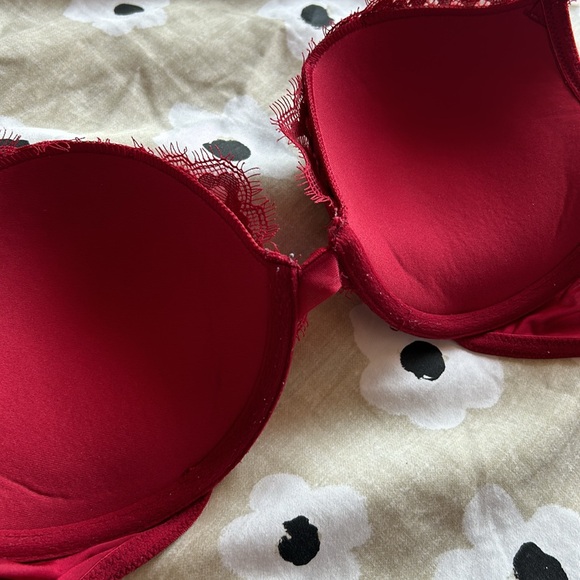 Red lace bra (LaSenza, 36B) - Picture 6 of 6